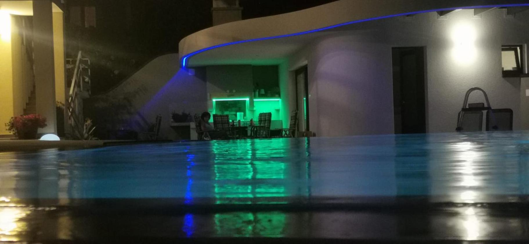 Villa Elke Maria With Overflow Pool And Hydromassage Novigrad  Exterior photo