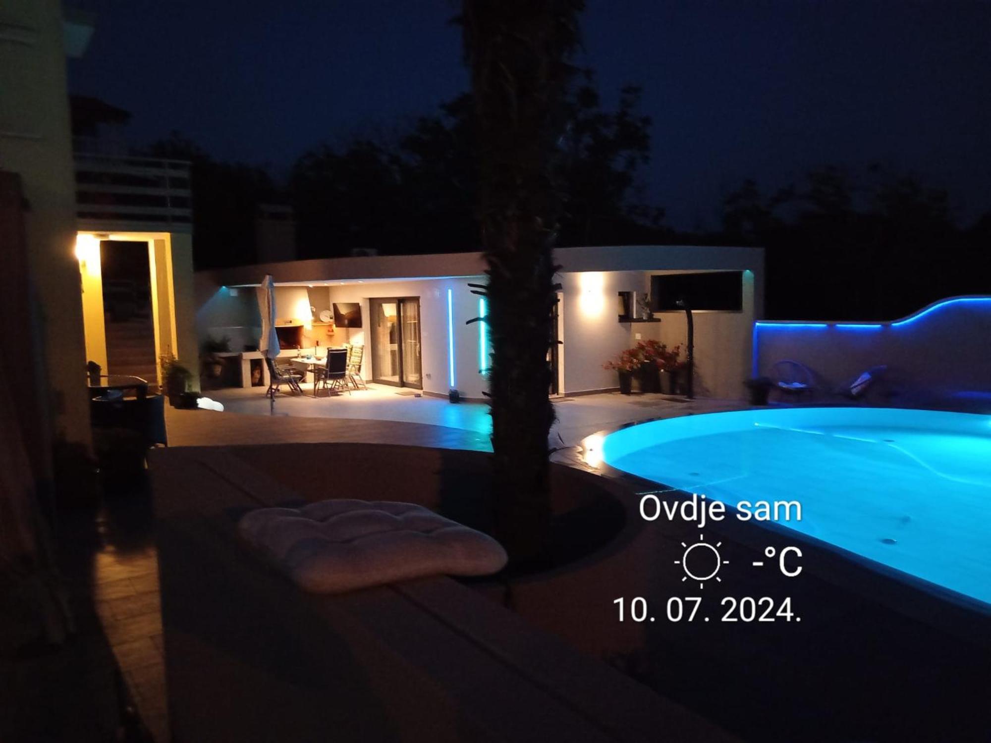 Villa Elke Maria With Overflow Pool And Hydromassage Novigrad  Exterior photo