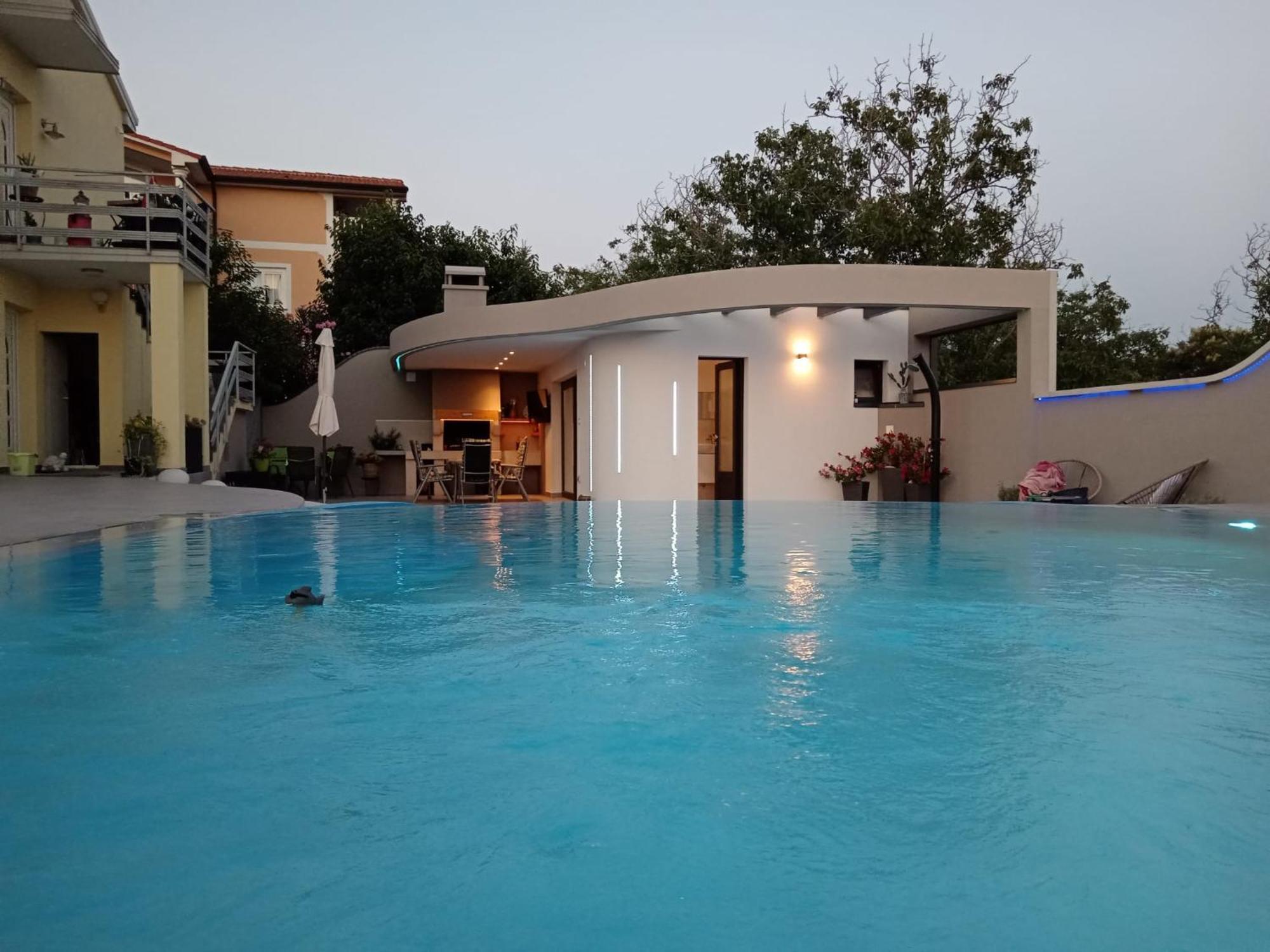 Villa Elke Maria With Overflow Pool And Hydromassage Novigrad  Exterior photo